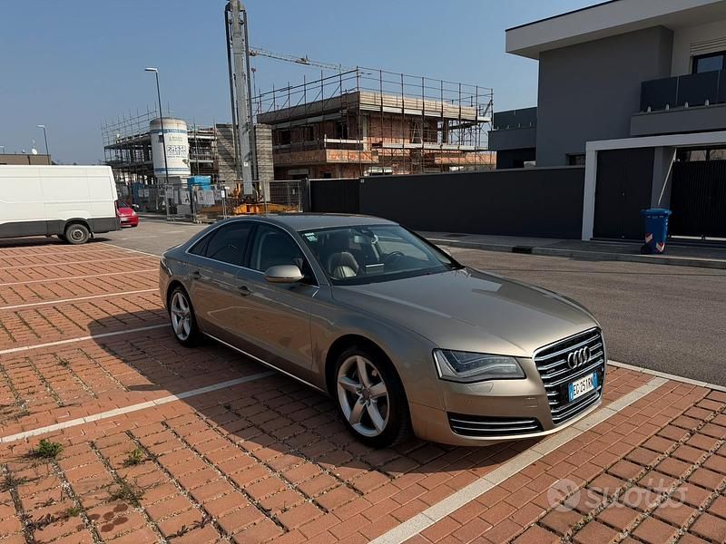 Usata Audi A8 Ambiente 250 CV (183 kW) 2011 Grigio Berlina