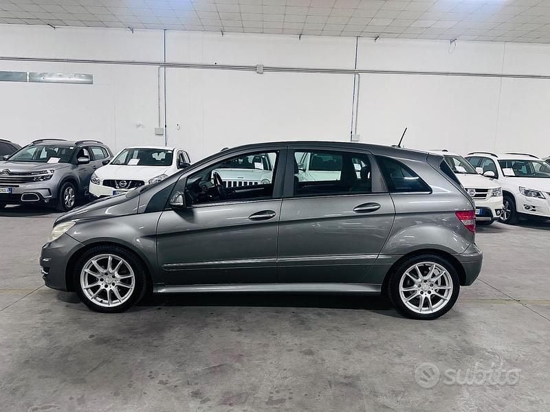 Usata Mercedes B150 Chrome 95 CV (69 kW) 2009 Grigio Monovolume