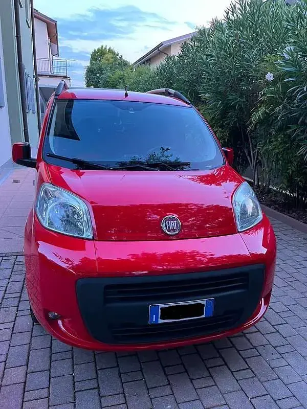 Usata Fiat Qubo Dynamic 77 CV (56 kW) 2016 Rosso Monovolume