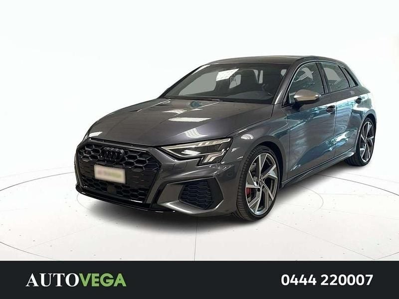 Usata Audi S3 Comfort 310 CV (228 kW) 2022 Grigio pastello Berlina