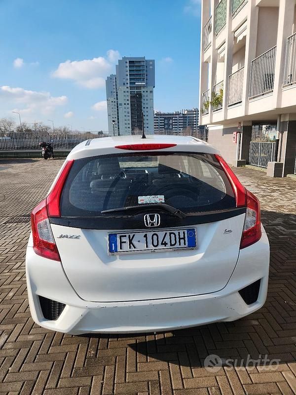 Usata Honda Jazz 102 CV (75 kW) 2017 Bianco Utilitaria
