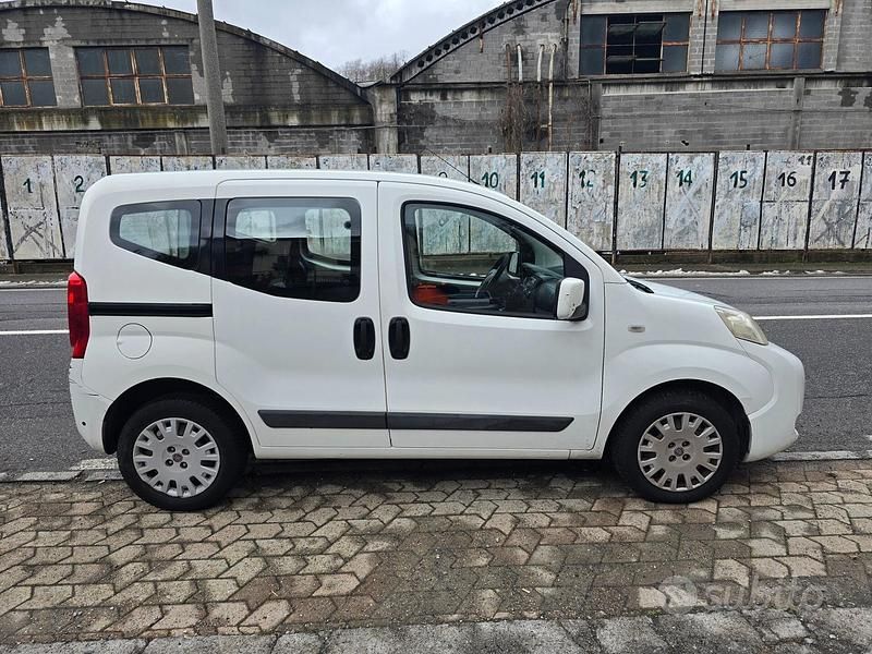 Usata Fiat Qubo Trekking 75 CV (55 kW) 2012 Bianco Monovolume