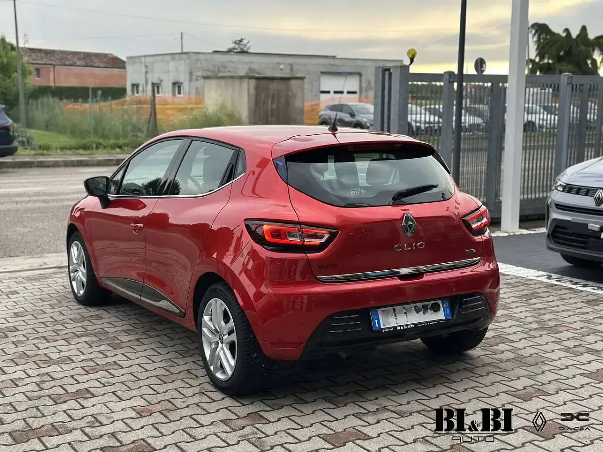 Usata Renault Clio IV Intens 90 CV (66 kW) 2017 Rosso Berlina
