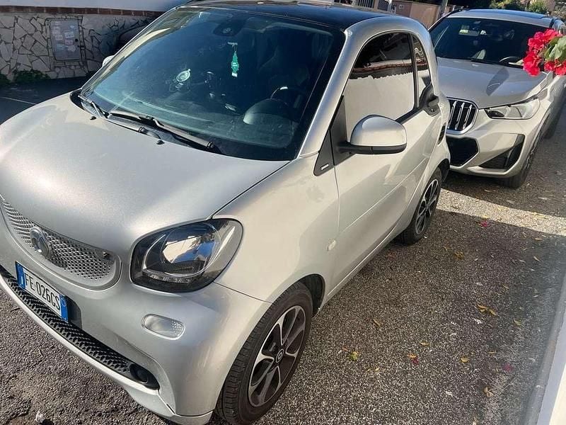 Argento Usata 2016 Smart ForTwo Coupé Passion Due volumi | 9000 € (Ottimo prezzo) - Immagine 1/4