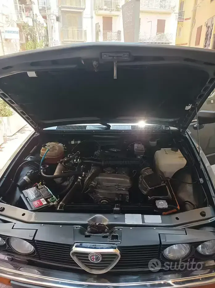 Usata Alfa Romeo Alfetta 130 CV (95 kW) 1984 Grigio Berlina