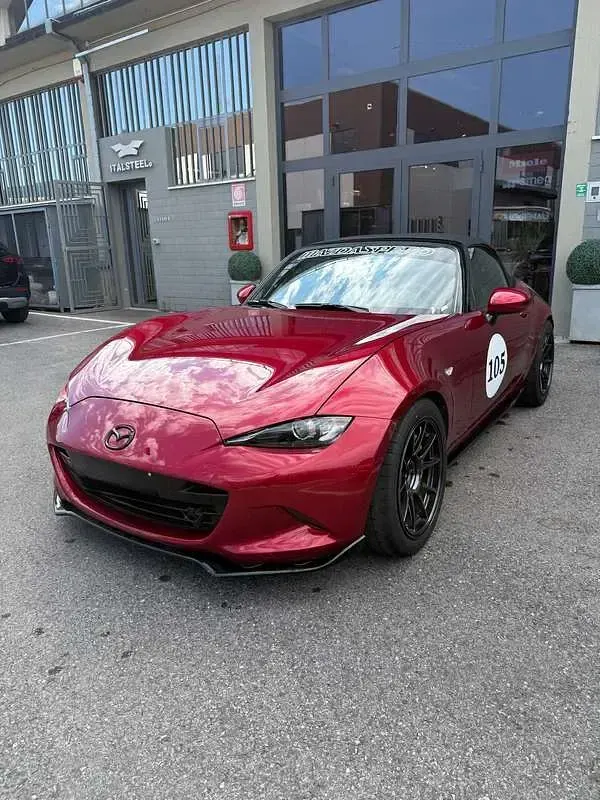 Usata Mazda MX5 Inclusive 184 CV (135 kW) 2019 Rosso Cabrio