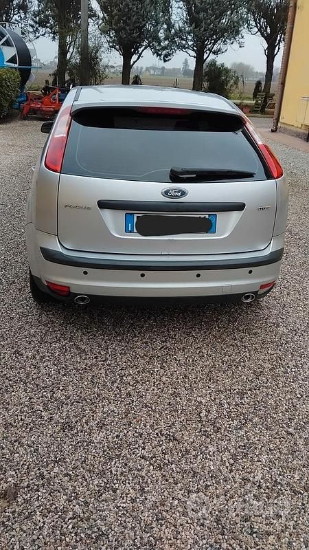 Usata Ford Focus 90 CV (66 kW) 2007 Grigio Berlina