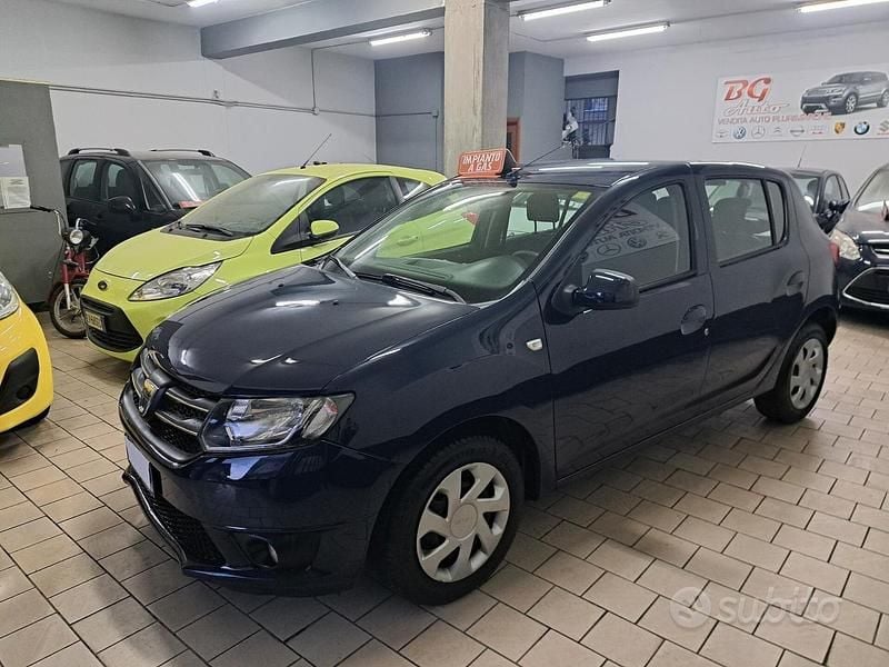 Usata Dacia Sandero 75 CV (55 kW) 2013 Blu Berlina