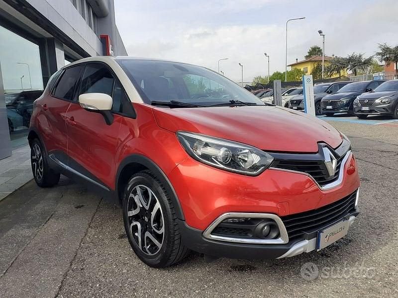Usata Renault Captur 90 CV (66 kW) 2015 Rosso SUV