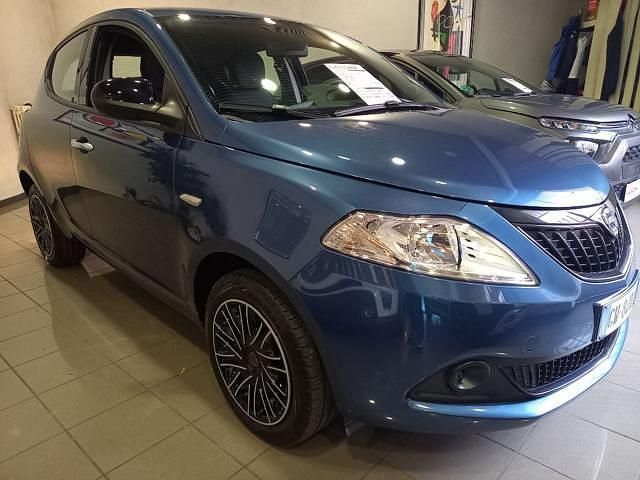 Usata Lancia Ypsilon S 69 CV (50 kW) 2024 Blu Utilitaria