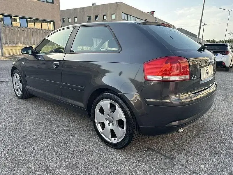 Usata Audi A3 Ambition 105 CV (77 kW) 2006 Blu Utilitaria