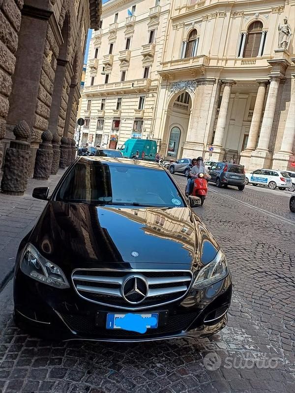 Usata Mercedes E220 170 CV (125 kW) 2014 Nero Berlina