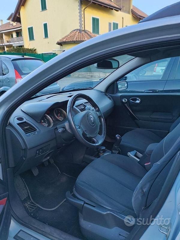Usata Renault Mégane GrandTour 100 CV (73 kW) 2005 Grigio Station wagon
