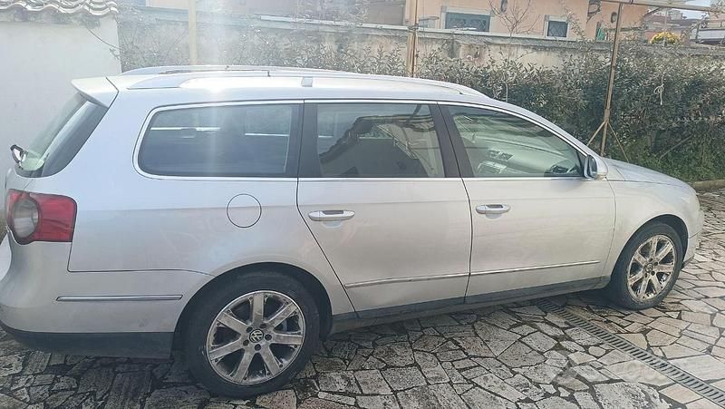 Usata VW Passat 130 CV (95 kW) 2007 Grigio Station wagon