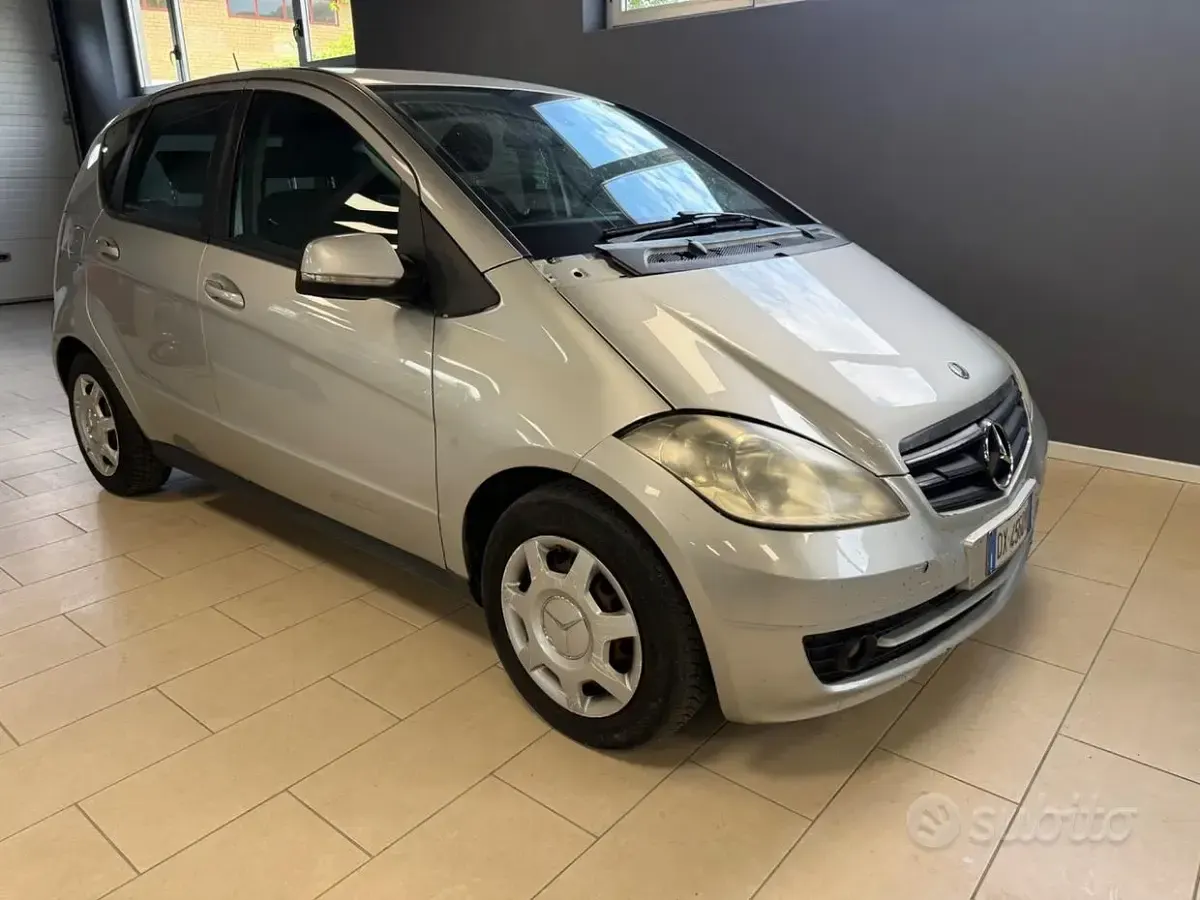Usata Mercedes A180 Elegance 109 CV (80 kW) 2008 Grigio Berlina