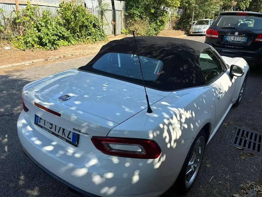 Usata Fiat 124 Spider Lusso 140 CV (102 kW) 2016 Bianco Cabrio