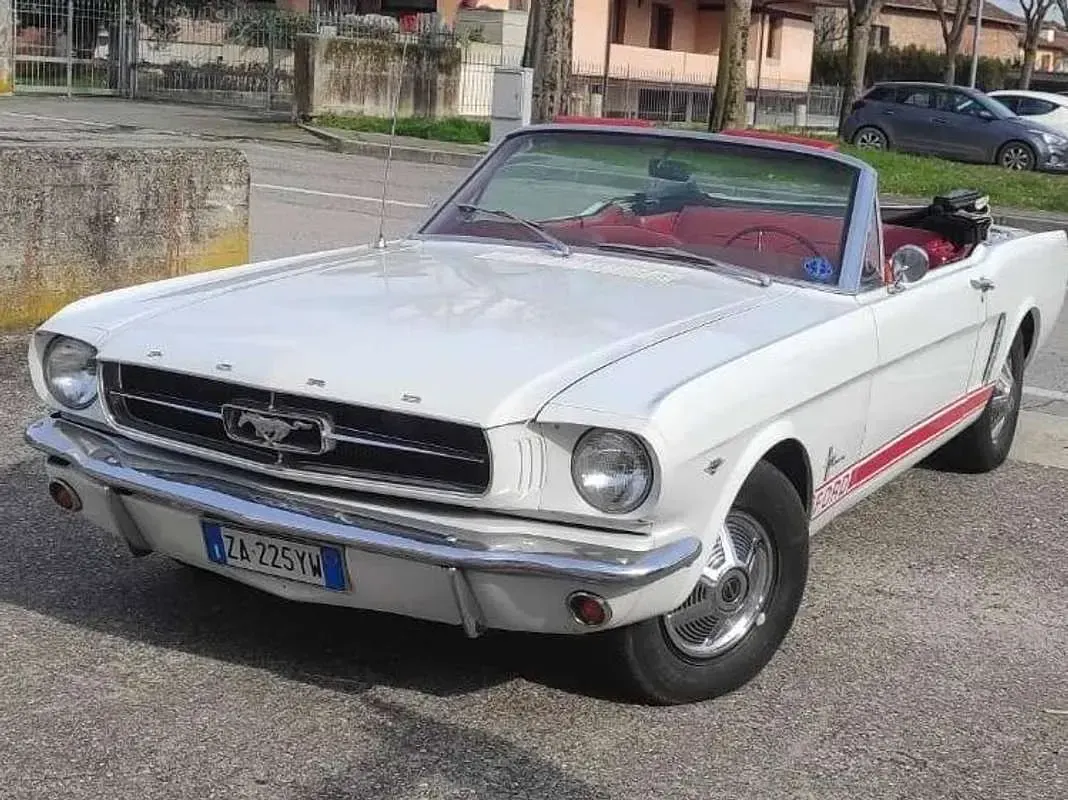 Usata Ford Mustang 200 CV (147 kW) 1965 Bianco Cabrio