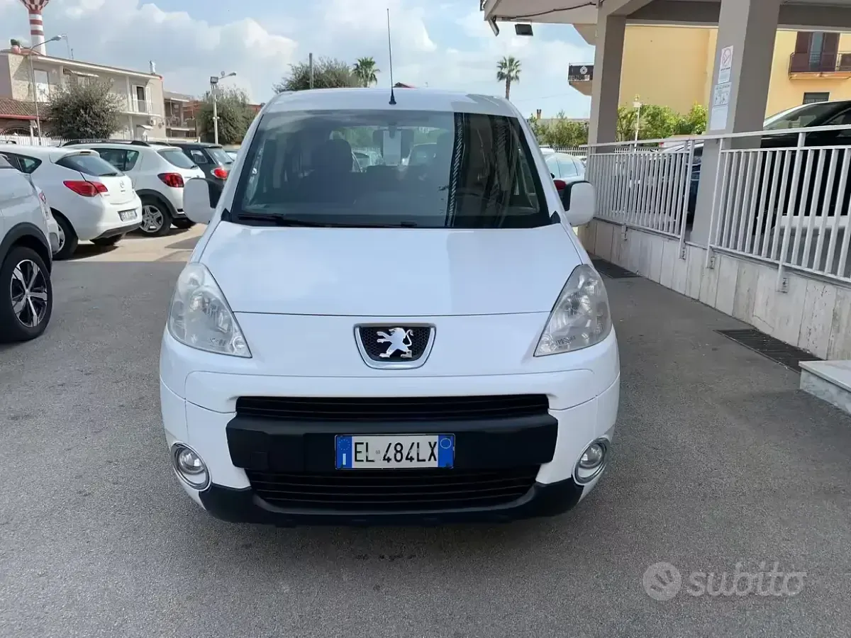 Usata Peugeot Partner Tepee 92 CV (67 kW) 2012 Bianco Monovolume