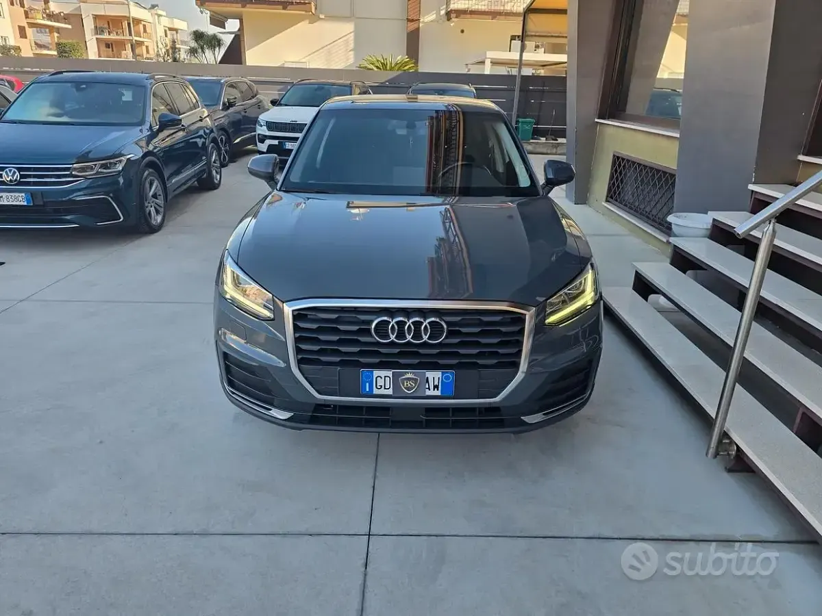 Begagnad Audi Q2 Business 116 HK (85 kW) 2020 Grå SUV