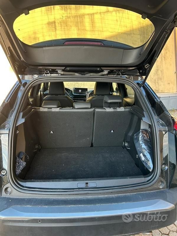 Usata Peugeot 2008 Allure 131 CV (96 kW) 2024 Nero SUV