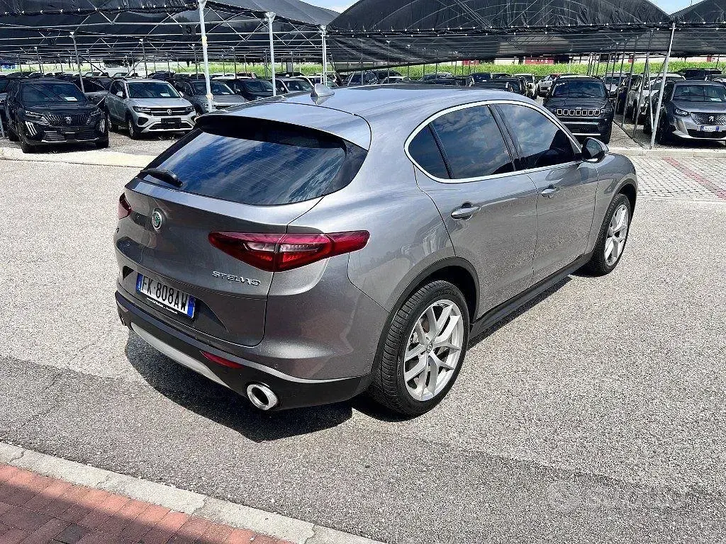 Usata Alfa Romeo Stelvio Executive 210 CV (154 kW) 2017 Grigio SUV