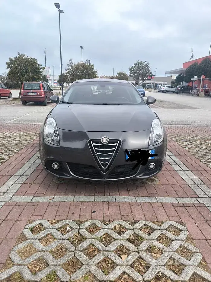 Usata Alfa Romeo Giulietta 150 CV (110 kW) 2014 Grigio Utilitaria