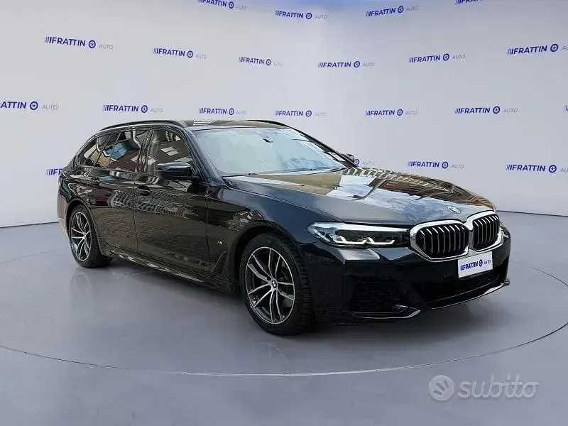 Usata BMW 520 M Sport 190 CV (139 kW) 2023 Grigio Berlina
