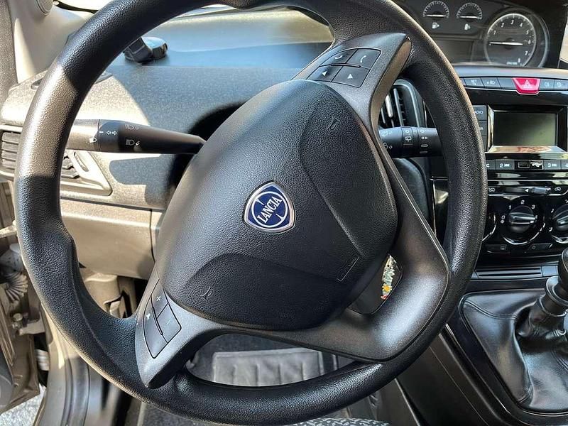 Usata Lancia Ypsilon Silver 95 CV (69 kW) 2020 Grigio Utilitaria