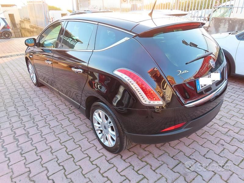 Usata Lancia Delta 120 CV (88 kW) 2012 Nero Utilitaria