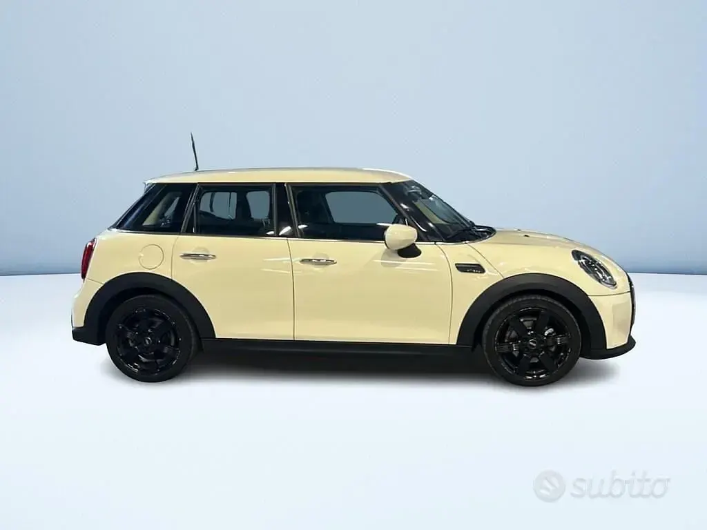 Usata Mini Cooper Classic 136 CV (100 kW) 2021 Bianco Utilitaria