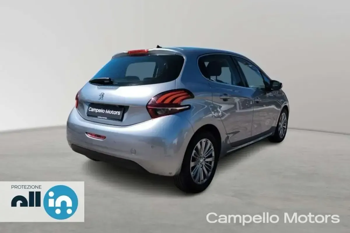 Usata Peugeot 208 Allure 102 CV (75 kW) 2019 Argento Utilitaria