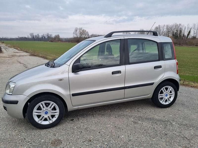 Usata 2005 Fiat Panda Dynamic Utilitaria | 3000 € (Cara) - Immagine 1/4