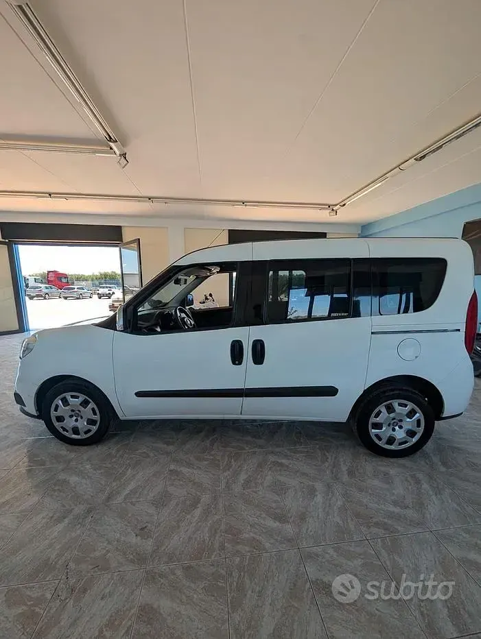 Usata Fiat Doblò Easy 120 CV (88 kW) 2017 Bianco Monovolume