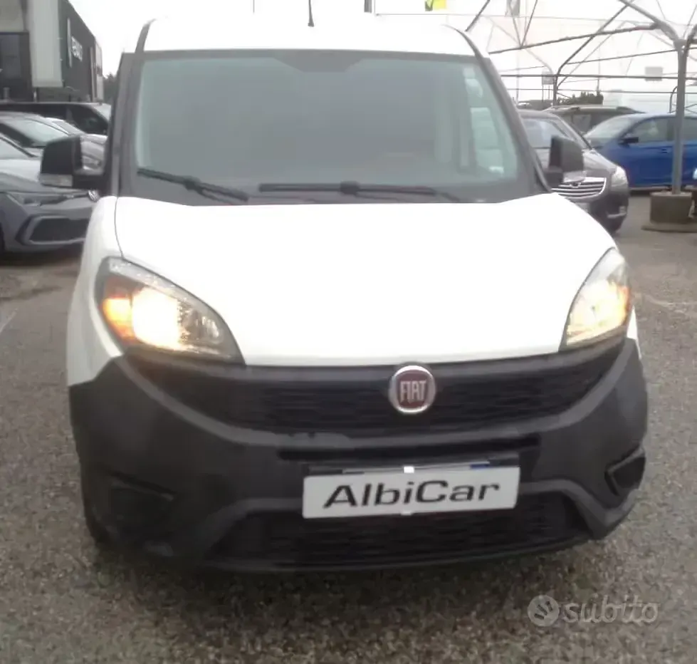 Usata Fiat Doblò 95 CV (69 kW) 2020 Bianco Monovolume