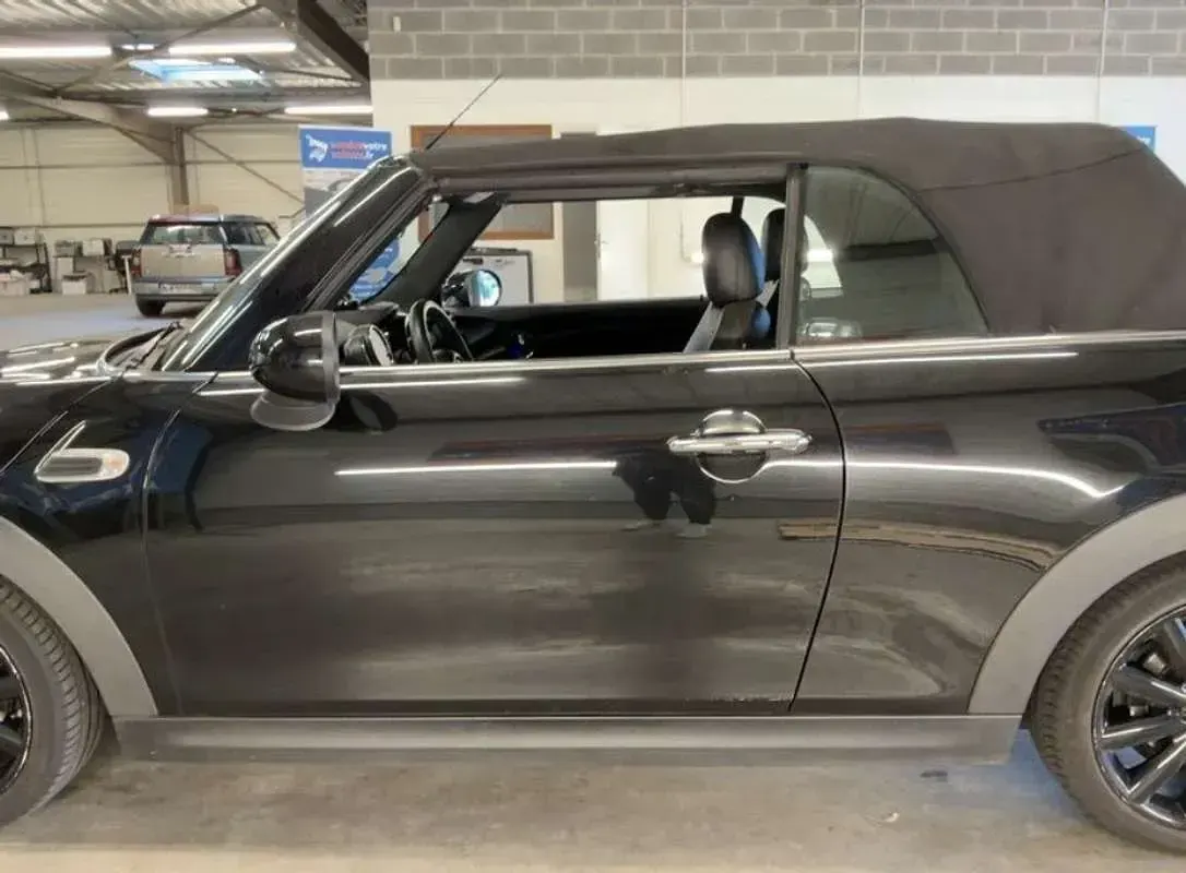 Usata Mini Cooper Cabriolet Hype 136 CV (100 kW) 2017 Cabrio