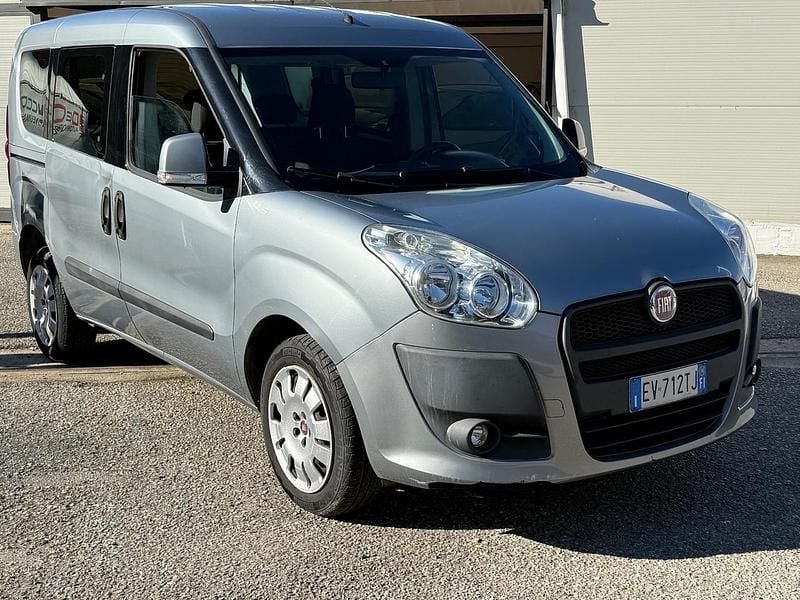 Grigio Usata 2014 Fiat Doblò Dynamic Monovolume | 6500 € (Buon prezzo) - Immagine 1/4