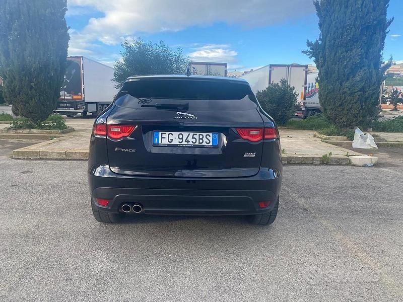 Usata Jaguar F-Pace Prestige 180 CV (132 kW) 2016 Nero SUV