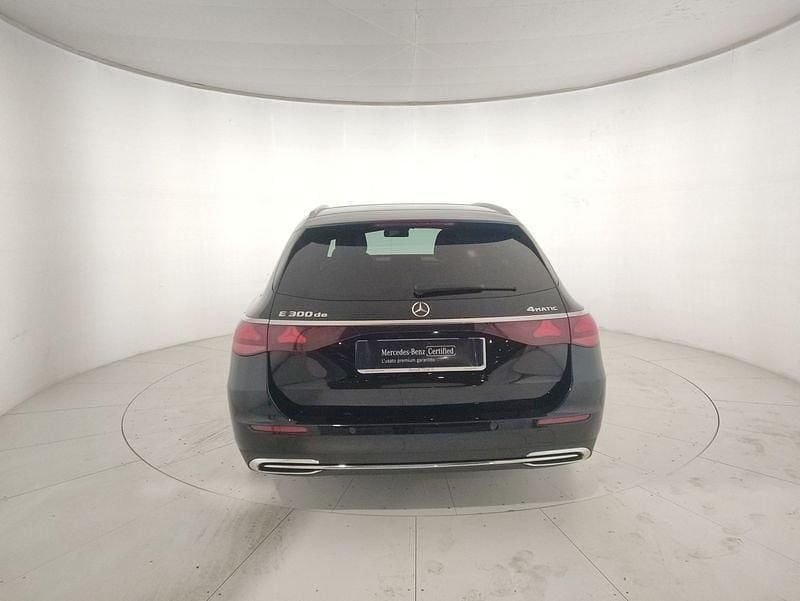 Usata Mercedes 300 Advanced Plus 313 CV (230 kW) 2024 Nero Station wagon