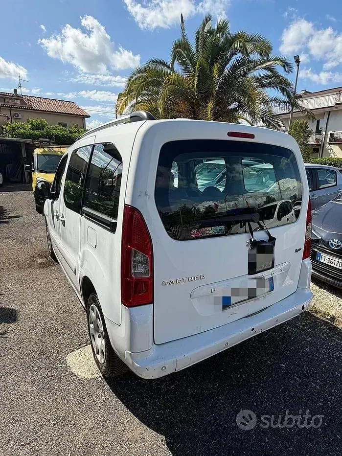 Usata Peugeot Partner Tepee Premium 109 CV (80 kW) 2010 Bianco Monovolume