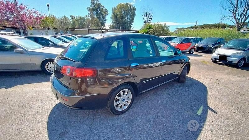 Usata Fiat Croma 140 CV (102 kW) 2007 Marrone Station wagon