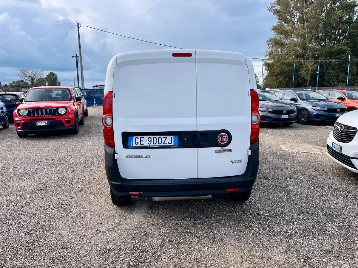 Begagnad Fiat Doblò 120 HK (88 kW) 2021 Vit Minibuss