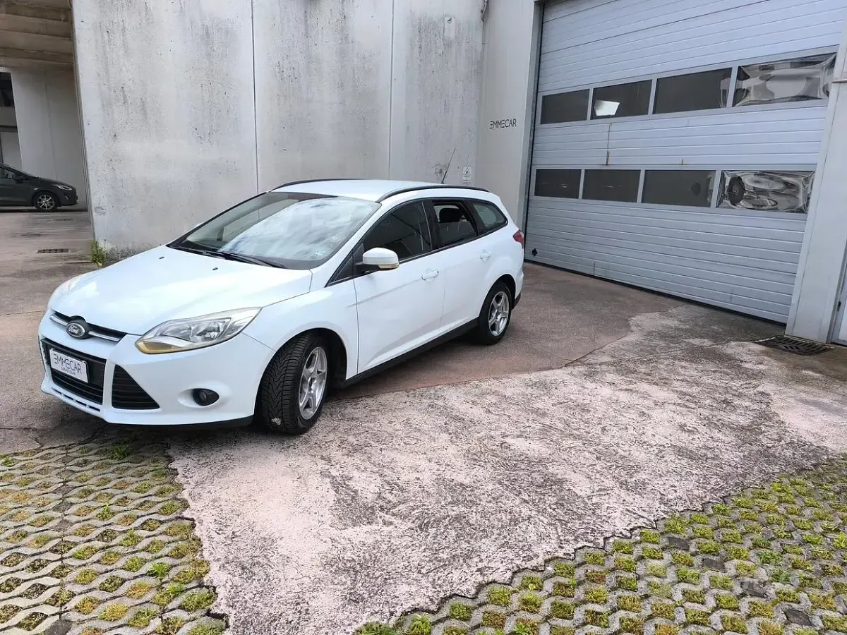 Usata Ford Focus Titanium 115 CV (84 kW) 2011 Bianco Station wagon