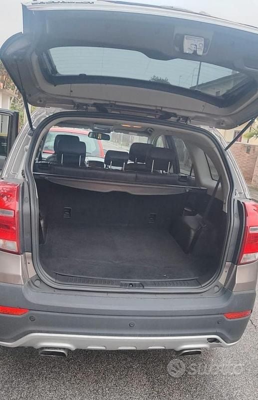 Usata Chevrolet Captiva LTZ 184 CV (135 kW) 2014 Grigio SUV
