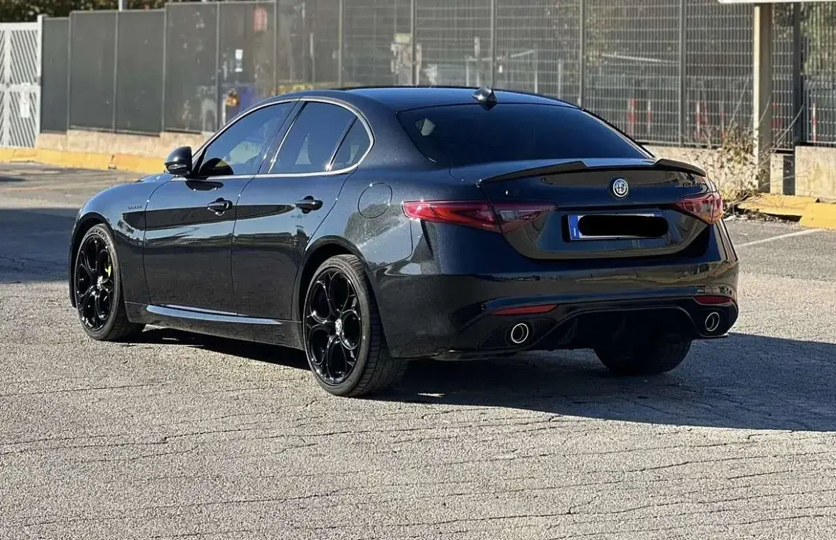 Usata Alfa Romeo Giulia Business 160 CV (117 kW) 2018 Nero Berlina