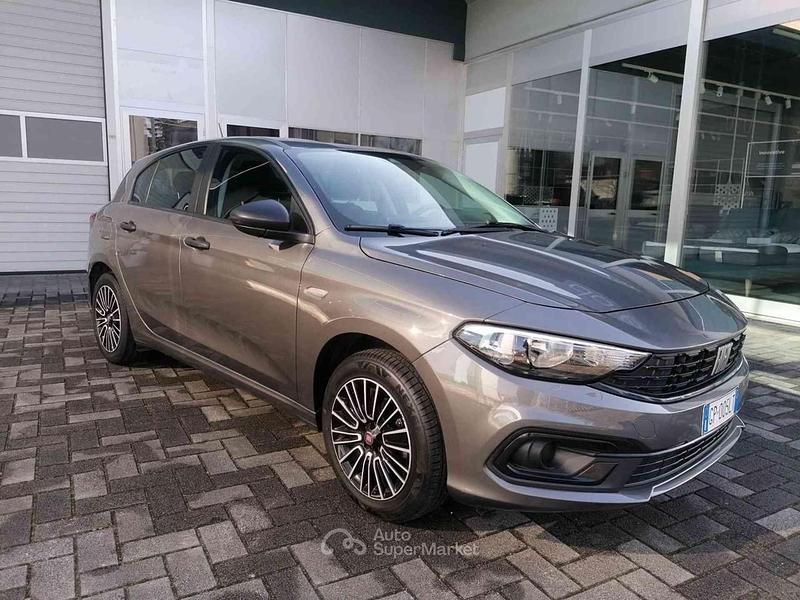 Usata Fiat Tipo 101 CV (74 kW) 2023 Gray Berlina