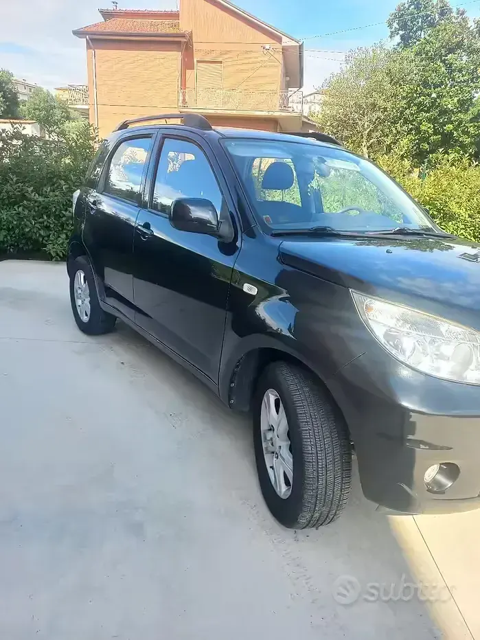Usata Daihatsu Terios 105 CV (77 kW) 2010 Nero SUV