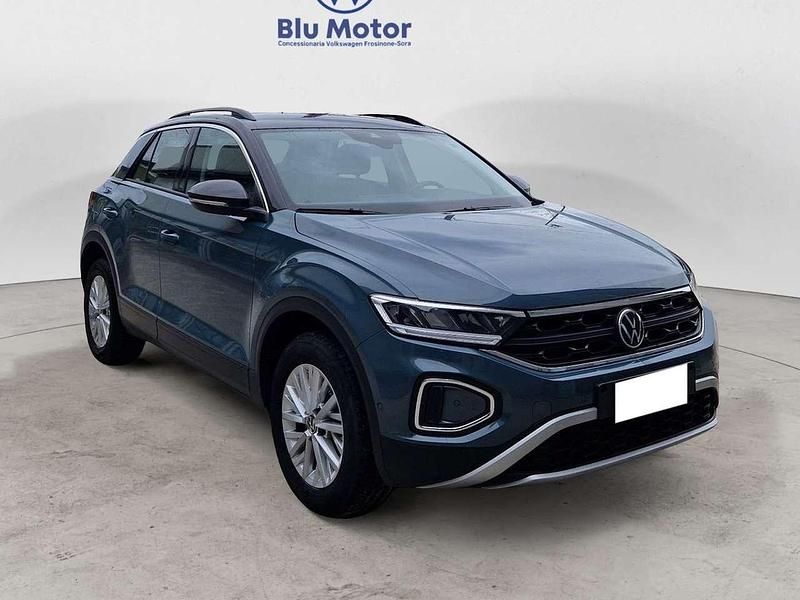 Usata VW T-Roc Life 150 CV (110 kW) 2025 Petroleum blue metallizzato ne SUV