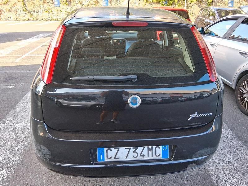 Usata Fiat Grande Punto 75 CV (55 kW) 2006 Nero Utilitaria