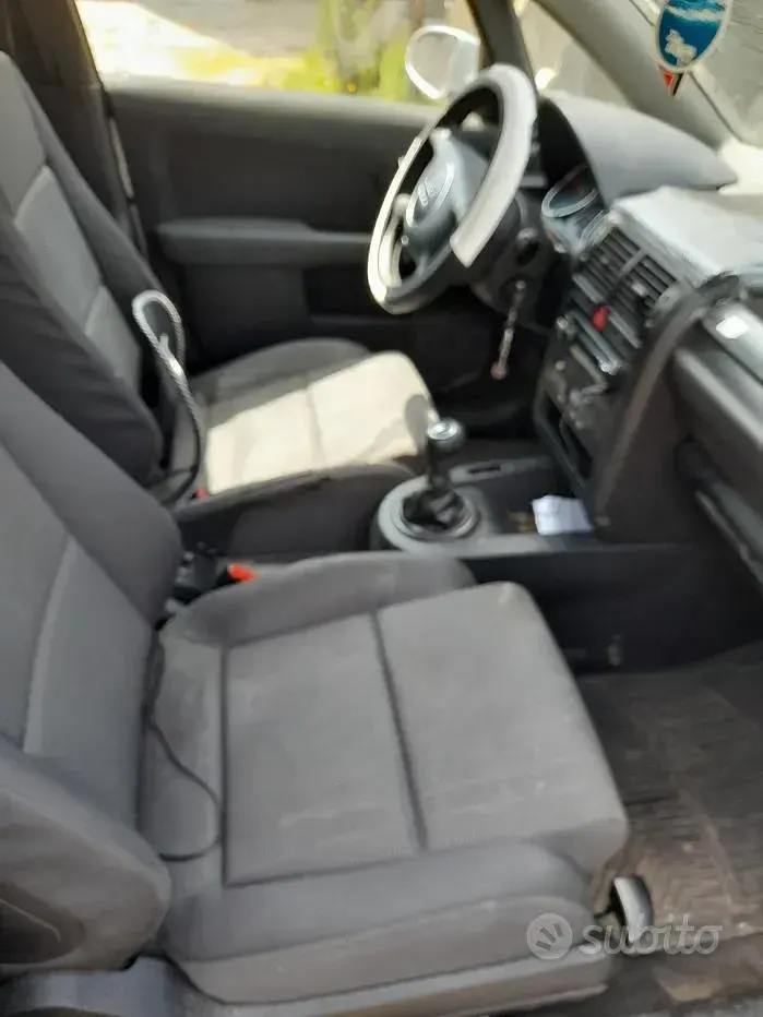 Usata Audi A2 75 CV (55 kW) 2005 Grigio Utilitaria