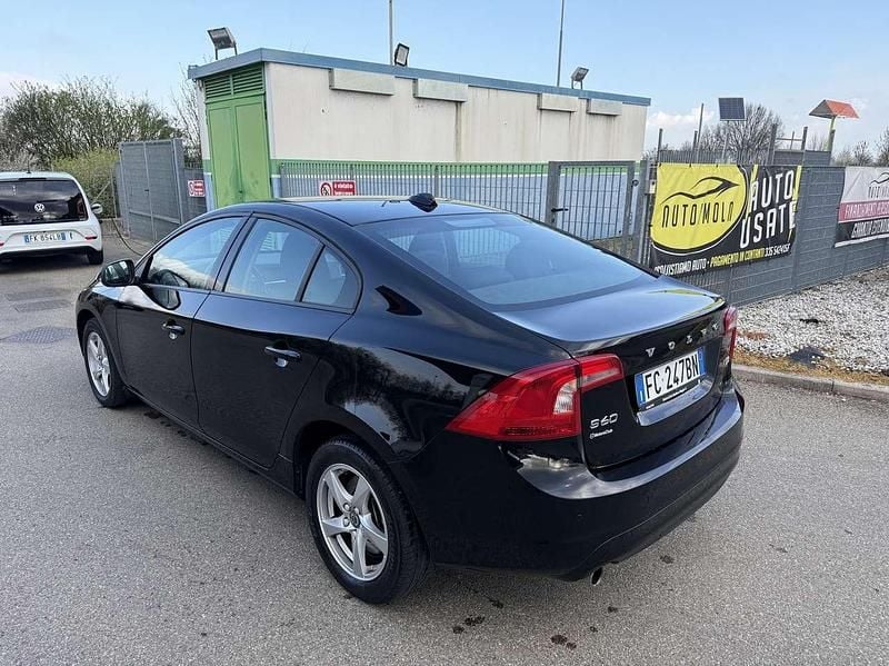 Usata Volvo S60 Summum 120 CV (88 kW) 2016 Nero Berlina